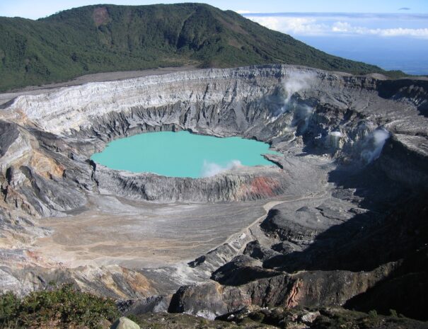 Volcan poas tour costa rica