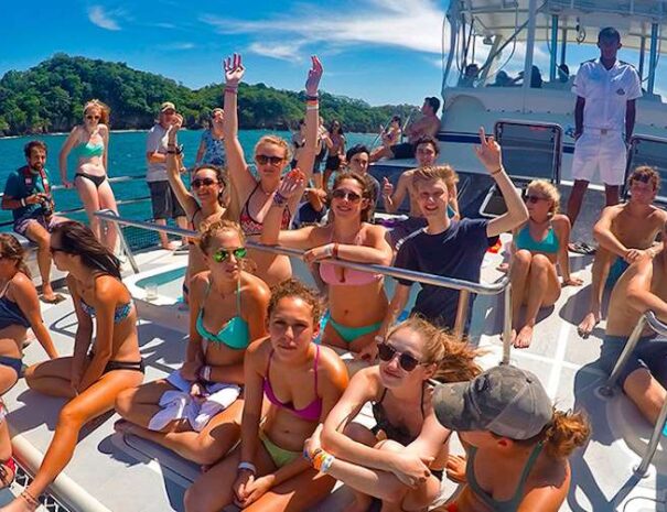 catamaran-tour-dock-marina-los-suenos