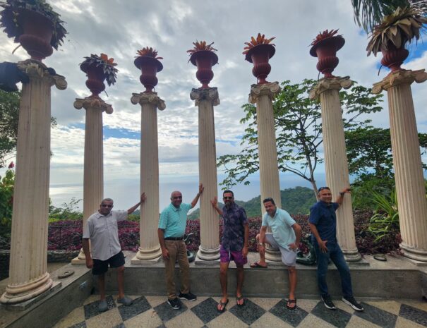 Clientes en villa caletas